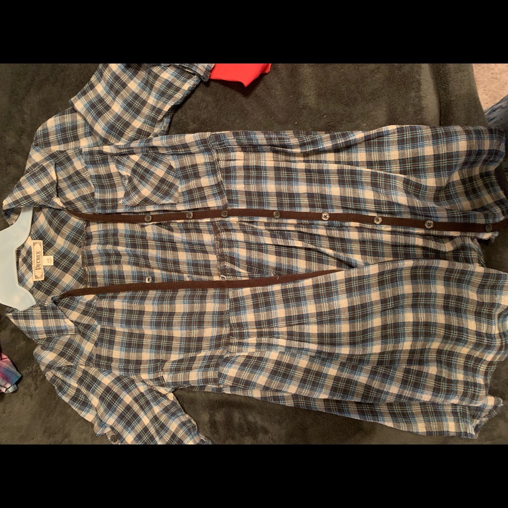 Tops - Picture 2 of 8